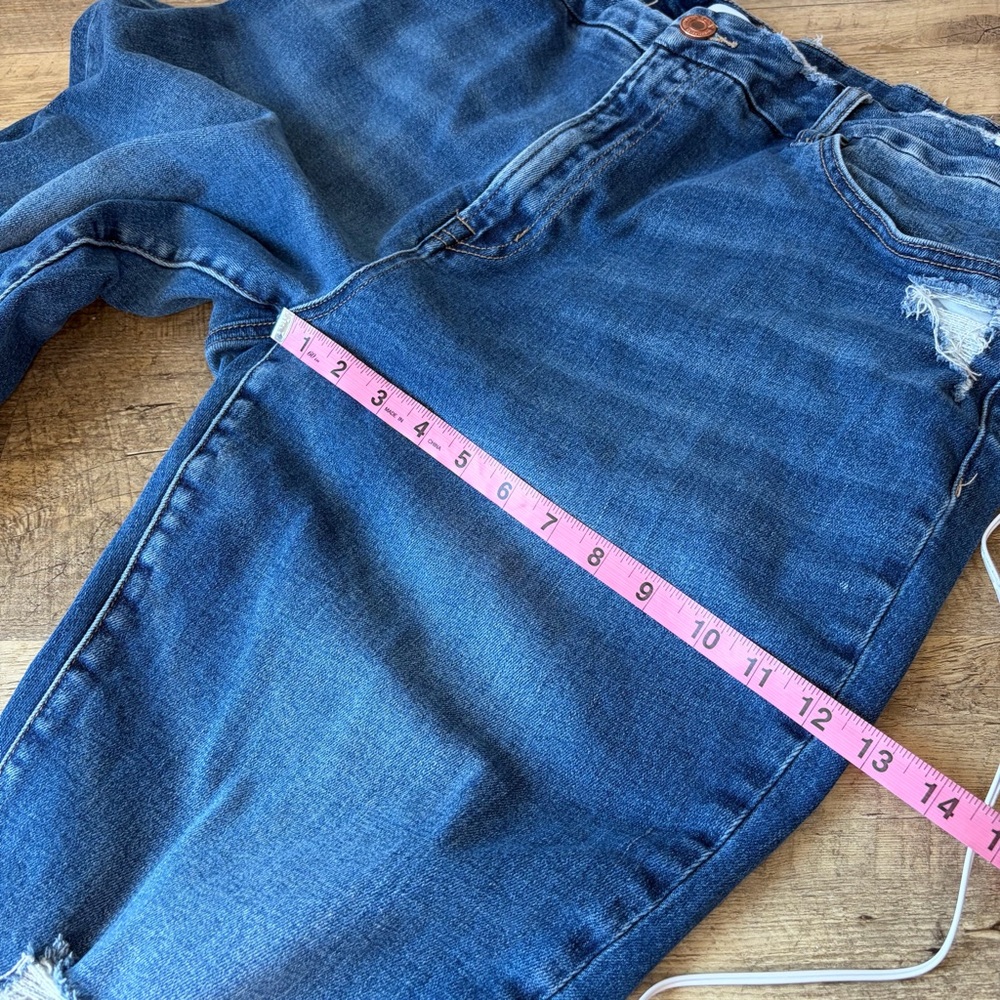 Vervet Distressed Cuff Crop Skinny Jeans - Picture 14 of 15